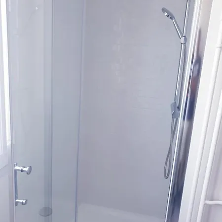 Seaside Haven: Private With Ocean View And Convenient Transport Links * Nice
